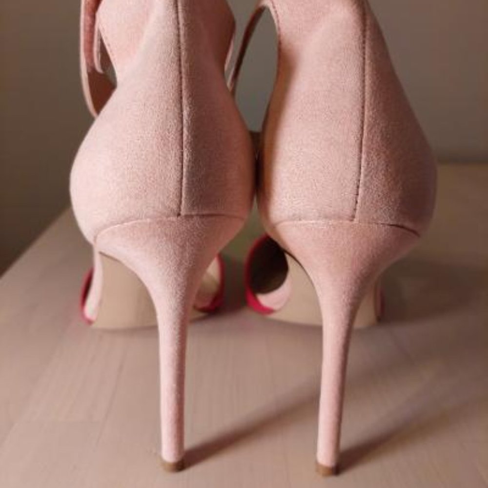 Like New - Charles By Charles David Pointer Pumps - image 5